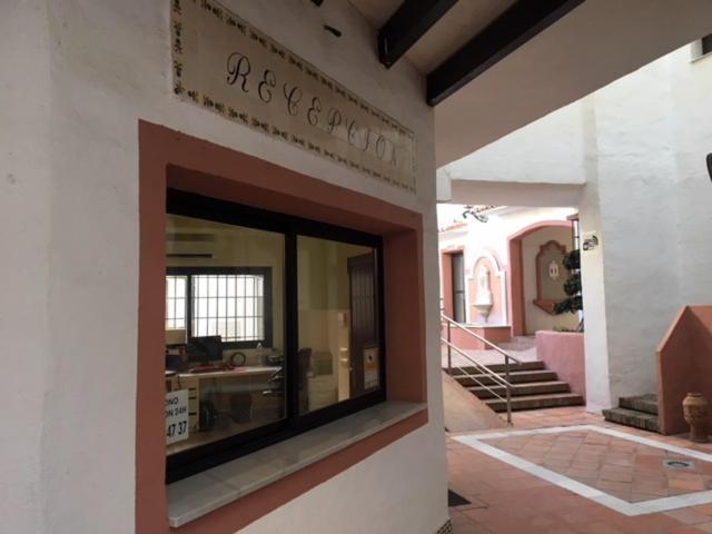 Large And Elegant In Puerto Banus With Pools And Paddle Marbella Exterior foto