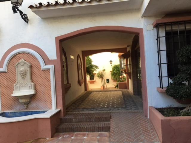Large And Elegant In Puerto Banus With Pools And Paddle Marbella Exterior foto